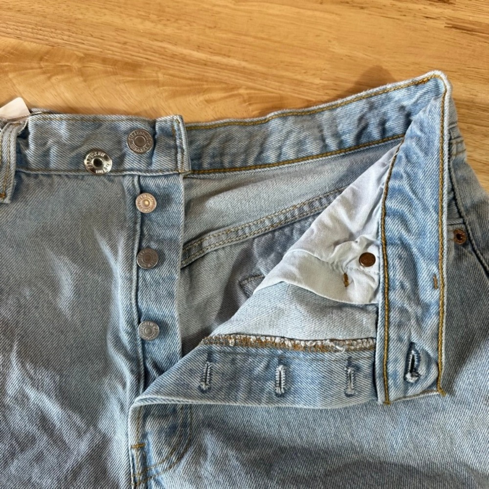 Levi's 501 Cut Off Denim Blue Jean Shorts Womens 34 Distressed - 32x3.5" - Picture 9 of 9
